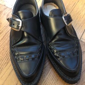 Creeper style black shoes